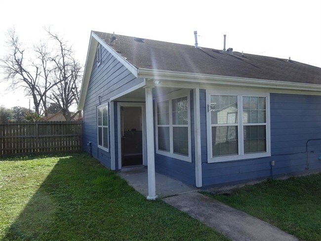 Building Photo - 4809 Jewel St