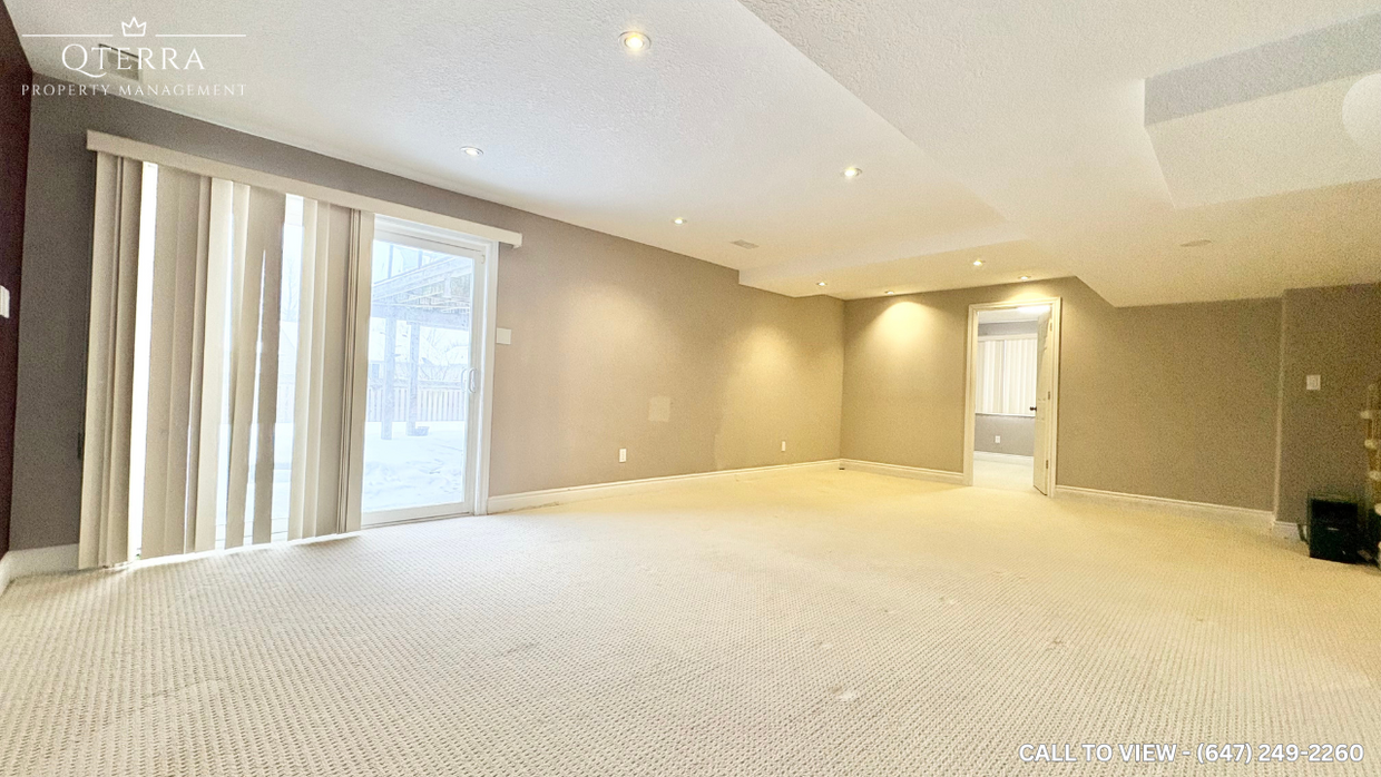 Photo principale - 2-274 Ridgemere Crt