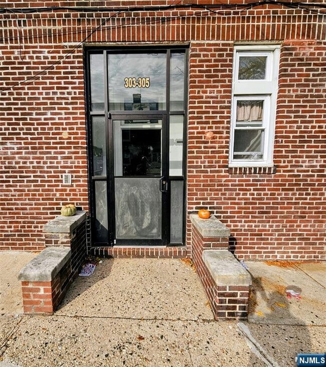 Foto del edificio - 32-34-34 Halstead St