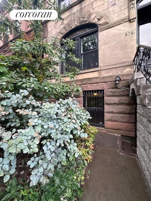 Foto principal - 578 St Marks Ave