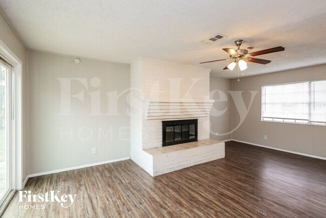 Building Photo - 3500 Coronado Ct