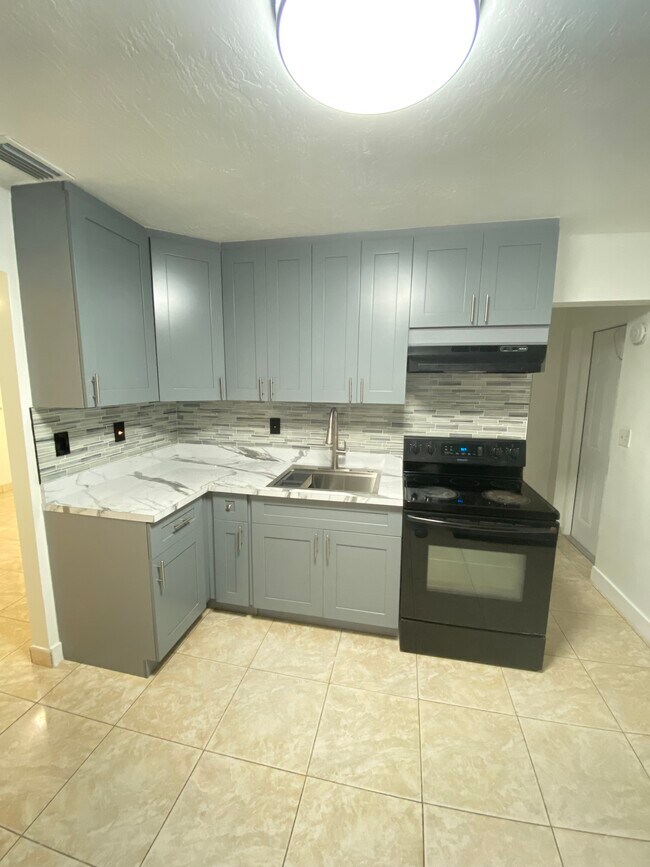 Building Photo - 1493 NE 148th St