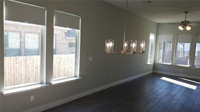 Building Photo - 212 Freeman Loop