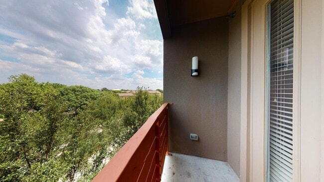 Interior Photo - Savoye