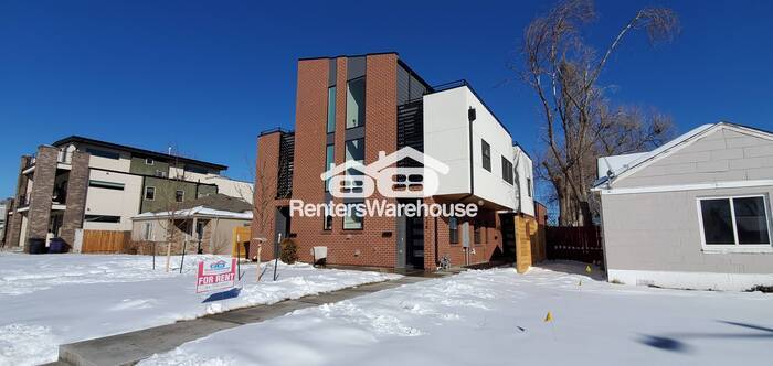 Primary Photo - Beautiful 2 bed 2.5 bath Townhome Availabl...