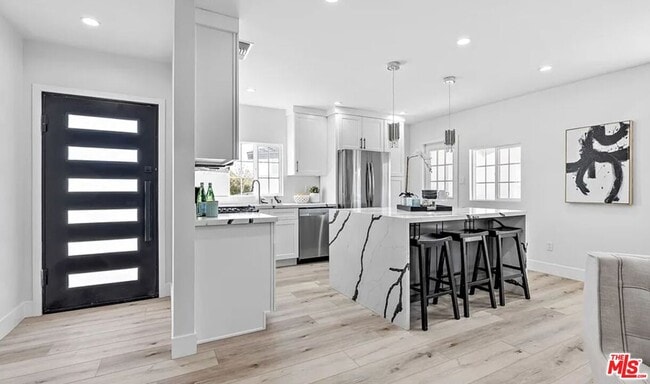 Building Photo - 11625 Keswick St