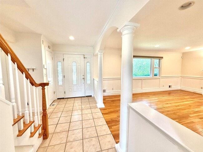 Building Photo - 6 Cove Ln