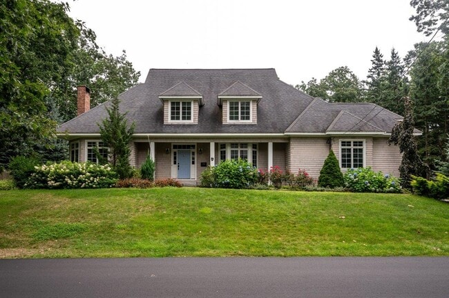 Building Photo - 61 Norwood Farms Rd