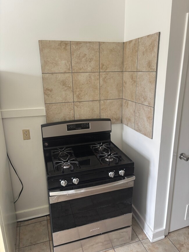 Building Photo - 2618 North Blvd