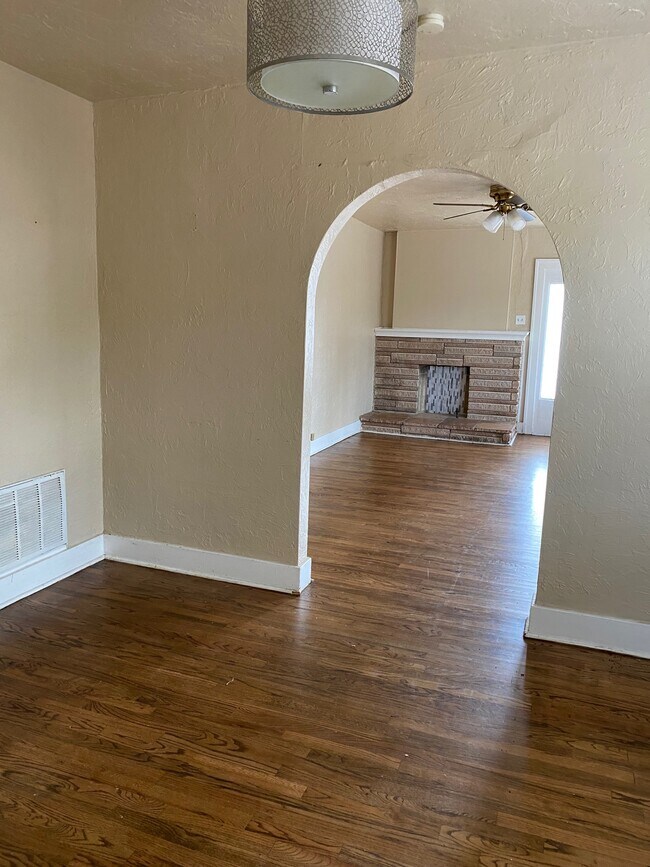 Foto del edificio - 3110 N Lake Ave