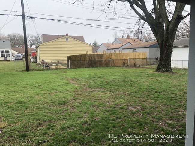 Building Photo - 233 Sturbridge Rd