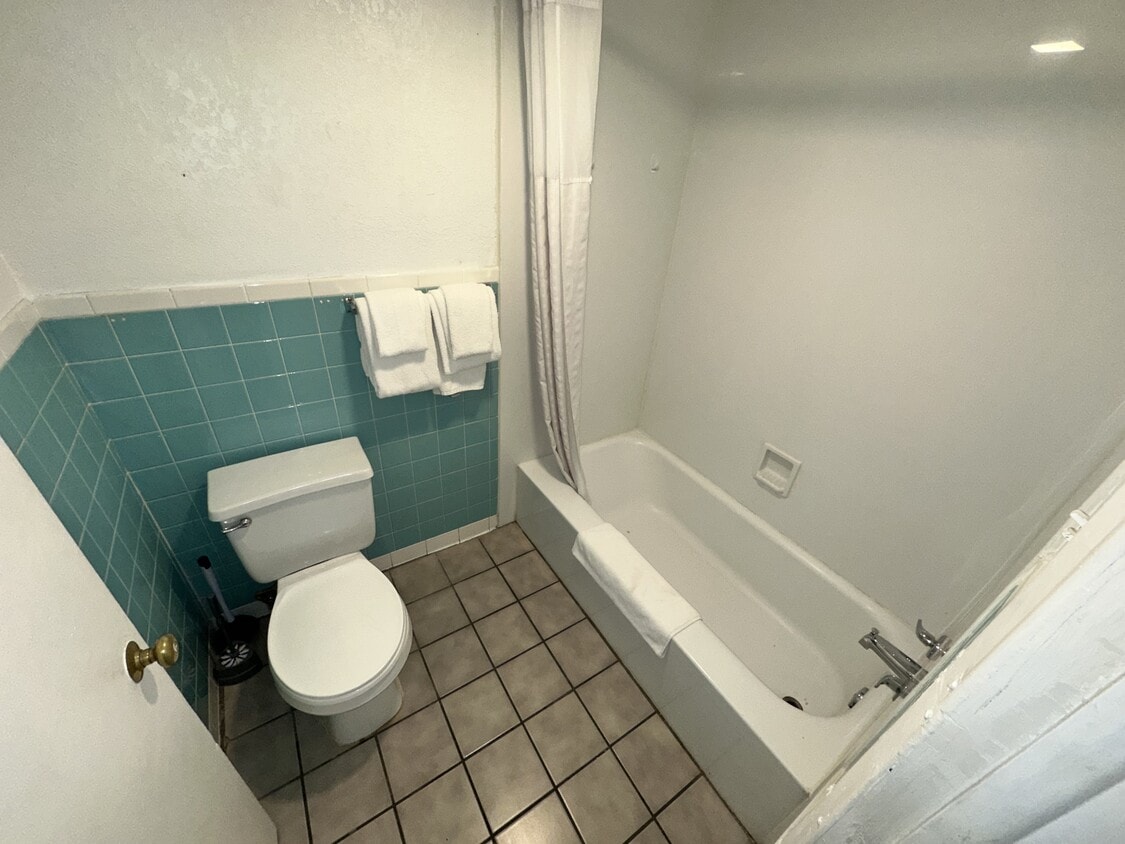 Building Photo - 2530 Bloomfield Hwy