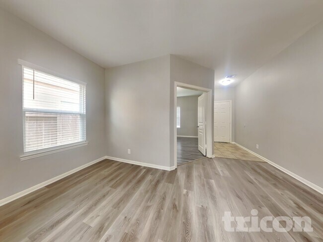 Building Photo - 6103 Coleus St