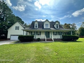 Building Photo - 212 Riverbend Rd