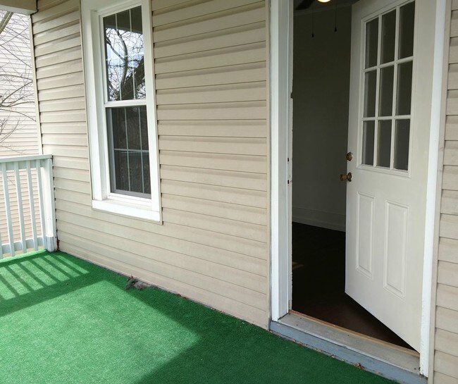 Building Photo - Fantastic Balcony