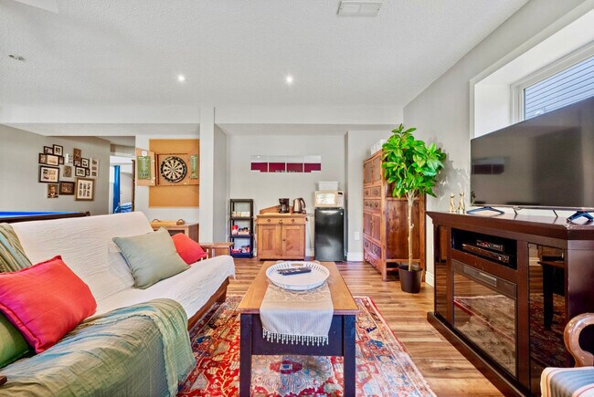 Photo du bâtiment - 121 Crystal Green Bay