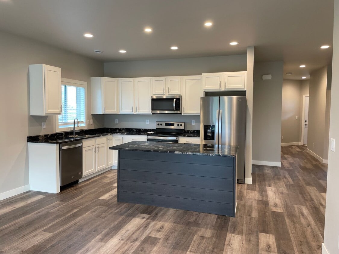 6831 67th St S, Horace, ND 58047 House Rental in Horace, ND