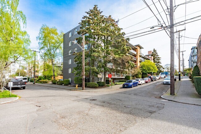 Foto del edificio - 700 E Mercer