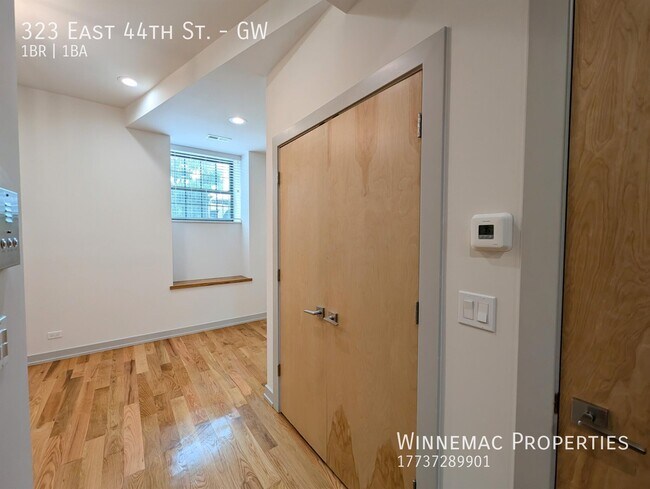 Foto del edificio - 323 E 44th St