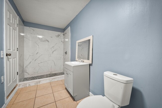 Building Photo - 304 Bernard Rd