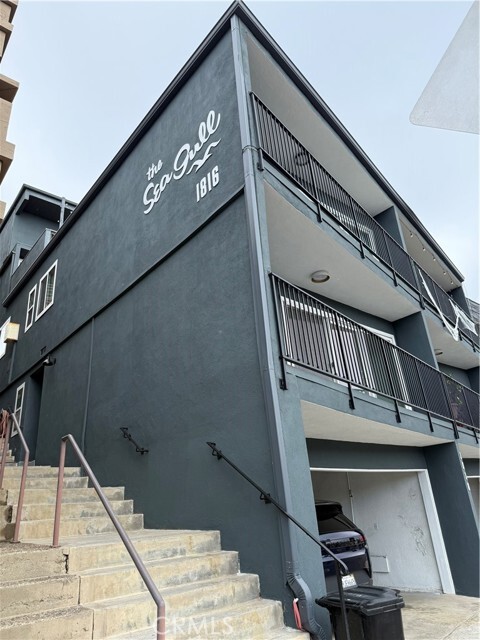 Building Photo - 1816 Hermosa Ave