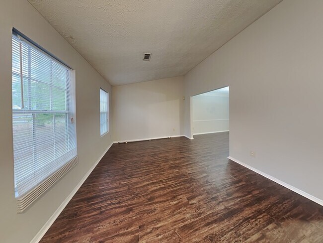 Building Photo - 350 Kimberly Forest Ct