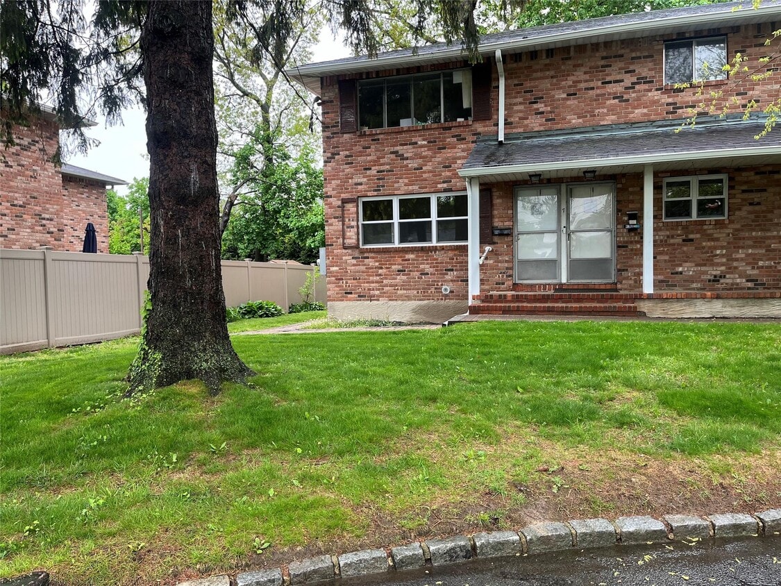 Primary Photo - 7 Star Ln