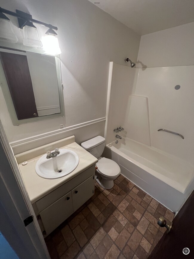 Foto del edificio - 2701 Wood Dr