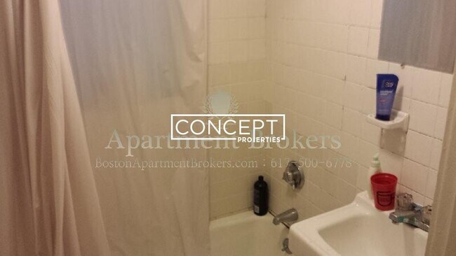 Building Photo - 38 Hemenway St