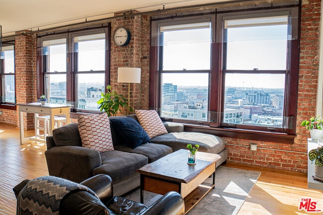 Foto del edificio - 460 S Spring St