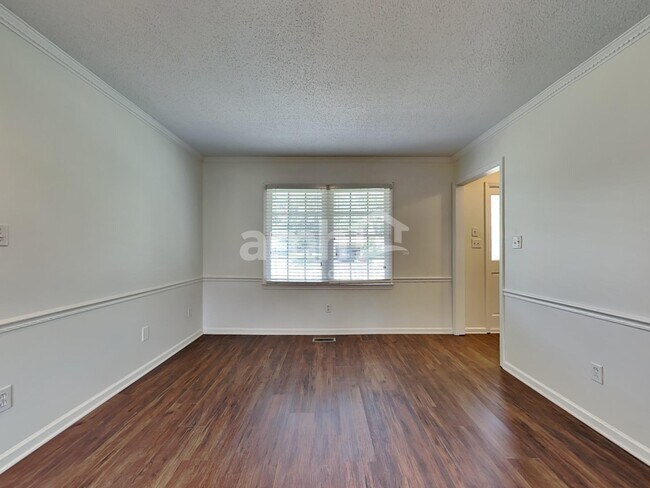 Building Photo - 101 S Padali Ct