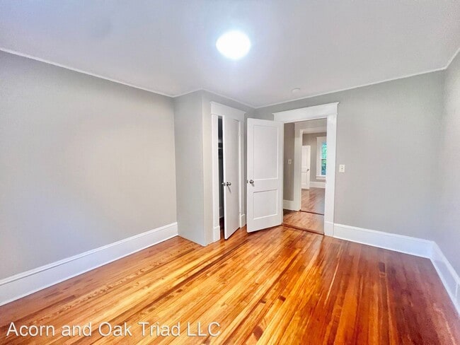 Building Photo - 3 br, 1 bath House - 1141 Montlieu Ave