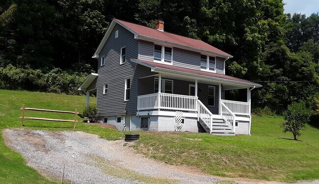 Building Photo - 162 Singer Ln