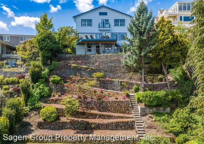 5 br, 4.5 bath House - 3150 E Laurelhurst ... photo'