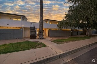 Building Photo - 810 E Colter St