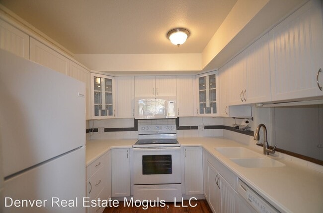 Building Photo - 2 br, 2 bath House - 13617 E. Yale Ave. Un...