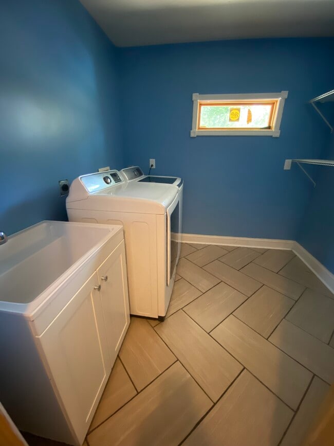 Building Photo - 1198 W. Social Row Rd.