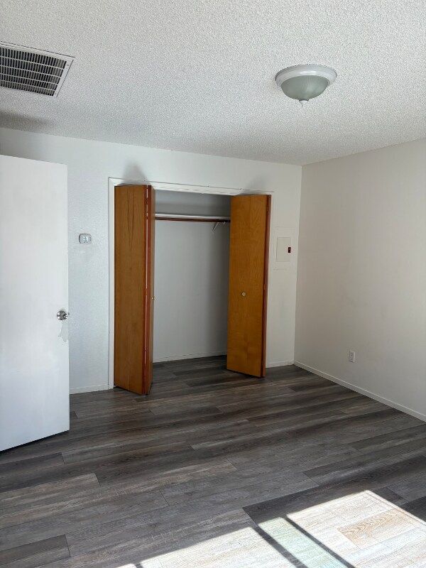 Foto del edificio - 1090 W D St