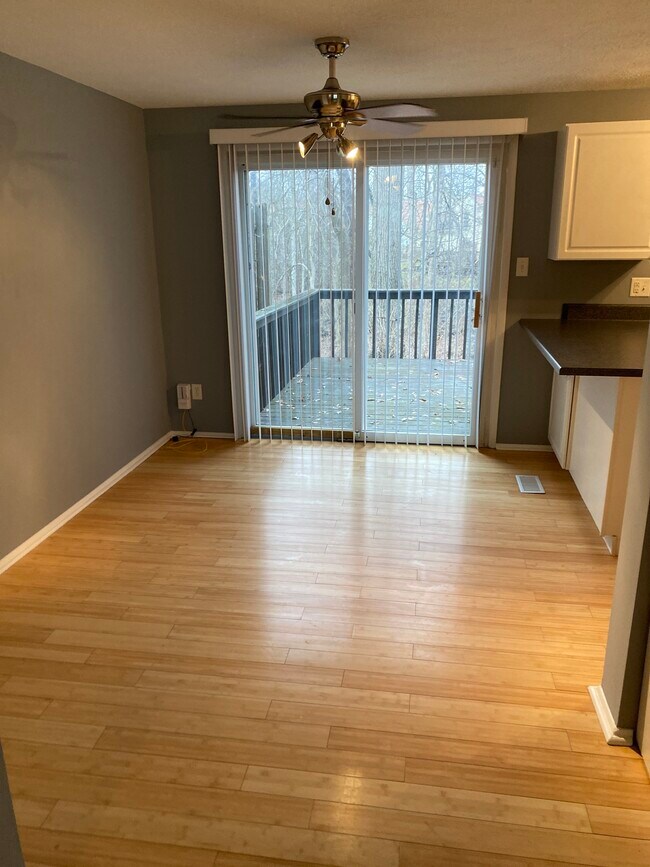 Foto del edificio - 9475 Timber View Dr
