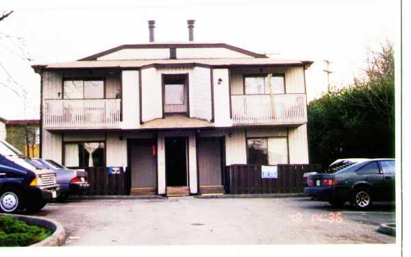 Building Photo - 9928 Des Moines Way S