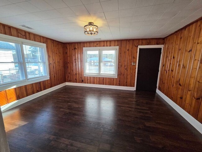 Foto del edificio - 209 Bartlett Ave