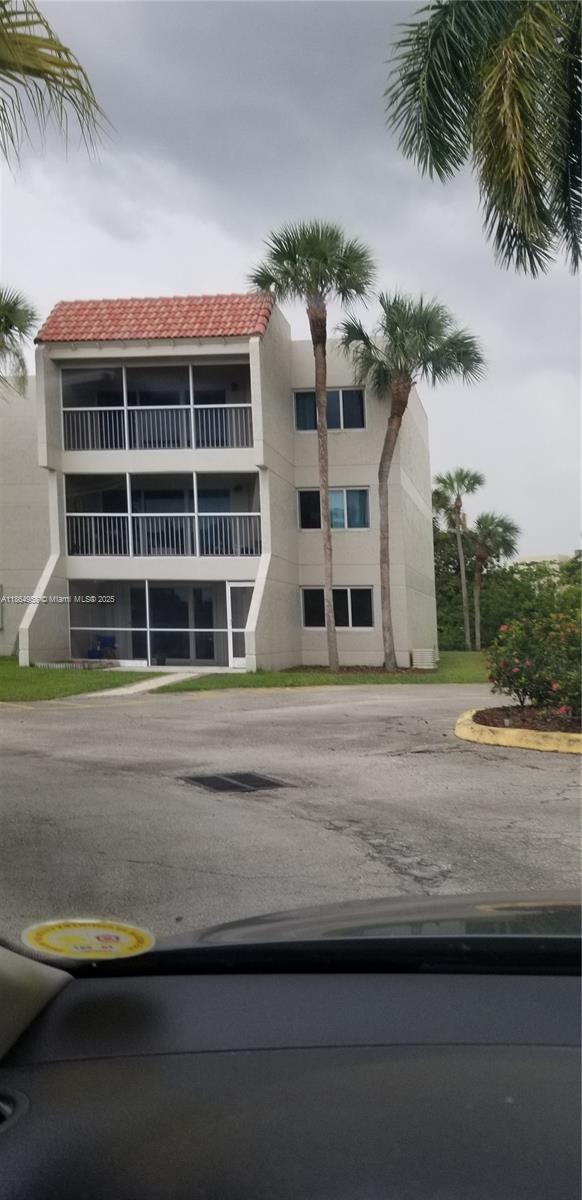 Foto del edificio - 120 Lakeview Dr