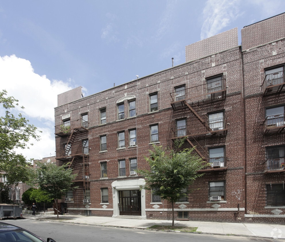 Building Photo - 761 44th St