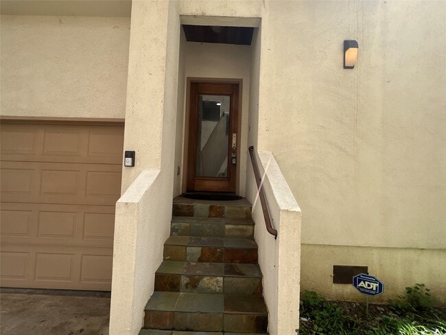 Building Photo - 2314 Camden Dr