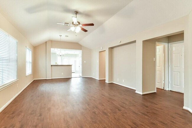 Foto del edificio - 4922 Bryant Ridge Rd
