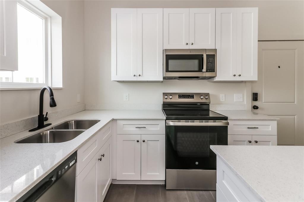 Foto principal - 7806 Clearview St