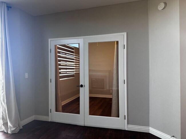Foto del edificio - Welcome to this 3 bedroom plus a Bonus roo...