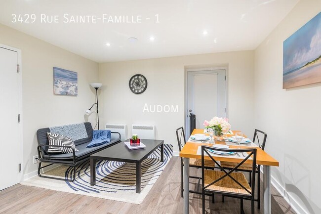 Building Photo - 3429 Rue Sainte-Famille