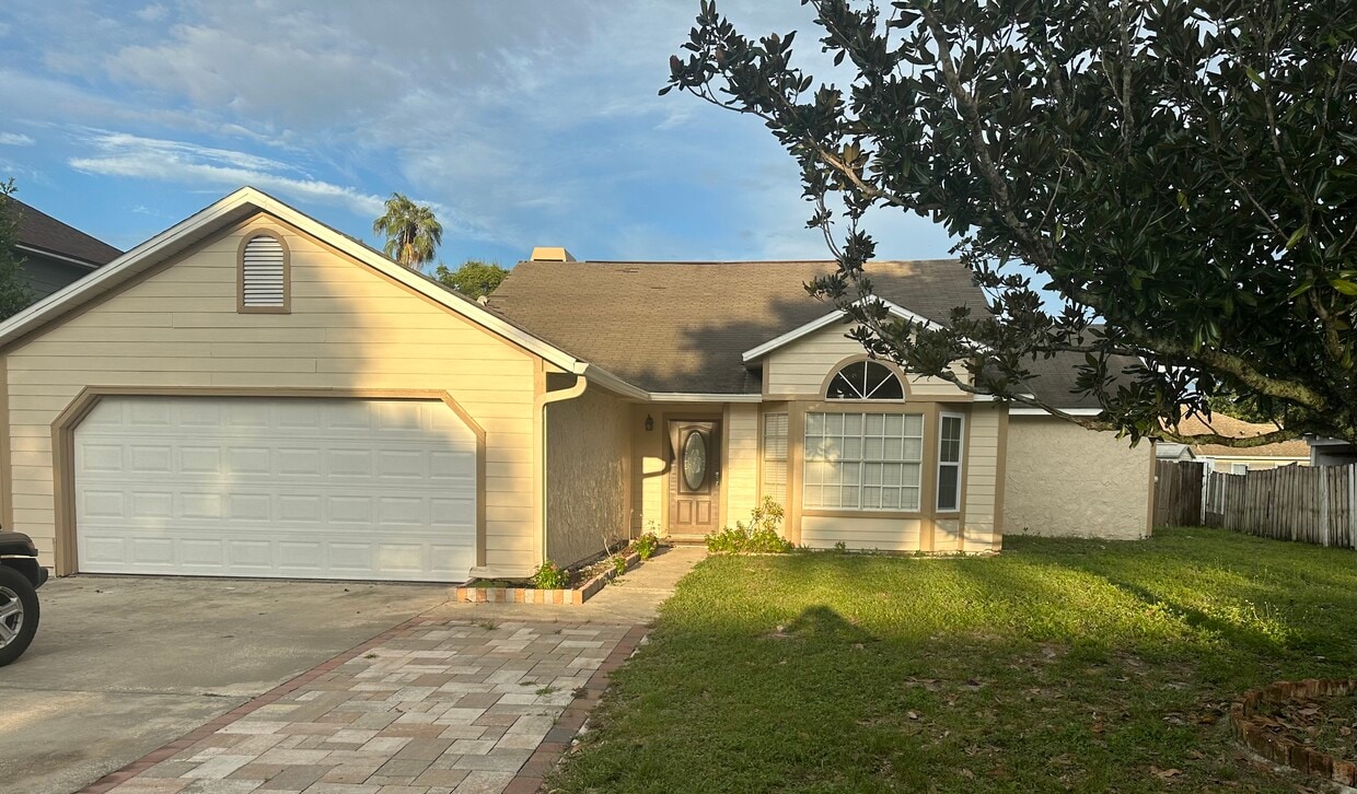Primary Photo - 2617 Coventry Ln
