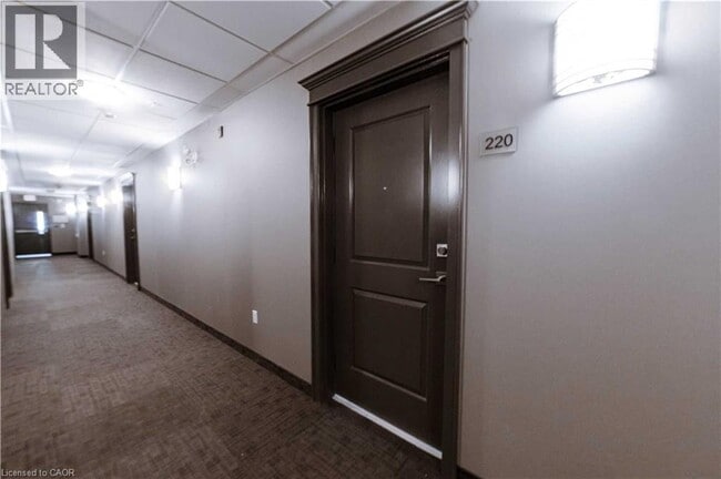 Photo du bâtiment - 5020 Corporate Dr